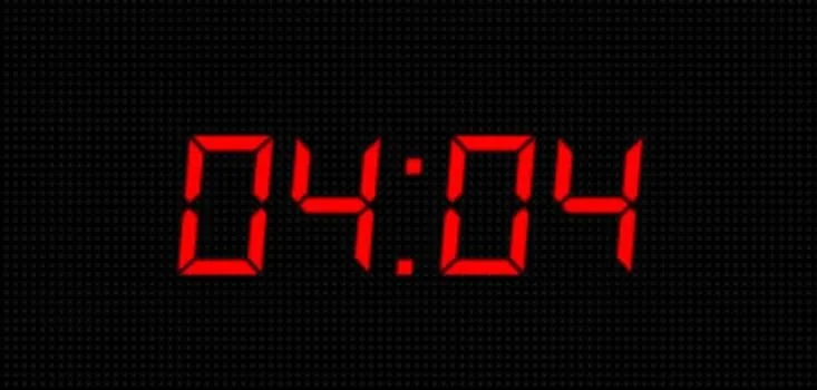 04:04 на часах