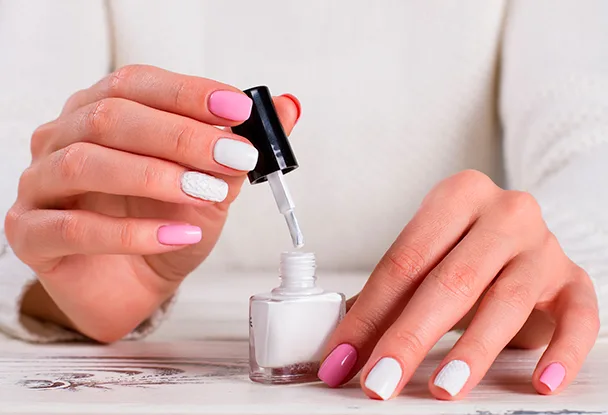 гіпоалергенні гель-лаки для нігтів