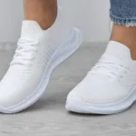 кросівки жіночі